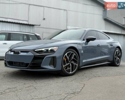 Серый Ауди RS e-tron GT, объемом двигателя 0 л и пробегом 7 тыс. км за 78000 $, фото 3 на Automoto.ua