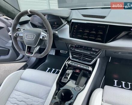 Сірий Ауді RS e-tron GT, об'ємом двигуна 0 л та пробігом 1 тис. км за 109900 $, фото 63 на Automoto.ua