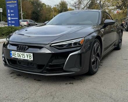 Сірий Ауді RS e-tron GT, об'ємом двигуна 0 л та пробігом 11 тис. км за 79000 $, фото 2 на Automoto.ua