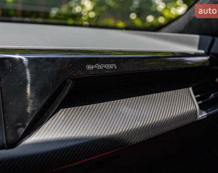 Сірий Ауді RS e-tron GT, об'ємом двигуна 0 л та пробігом 8 тис. км за 90000 $, фото 14 на Automoto.ua