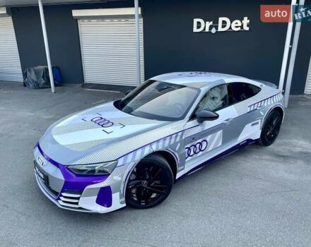 Сірий Ауді RS e-tron GT, об'ємом двигуна 0 л та пробігом 1 тис. км за 109900 $, фото 5 на Automoto.ua