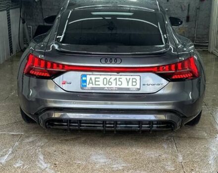 Сірий Ауді RS e-tron GT, об'ємом двигуна 0 л та пробігом 11 тис. км за 79000 $, фото 12 на Automoto.ua