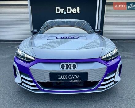 Сірий Ауді RS e-tron GT, об'ємом двигуна 0 л та пробігом 1 тис. км за 109900 $, фото 2 на Automoto.ua