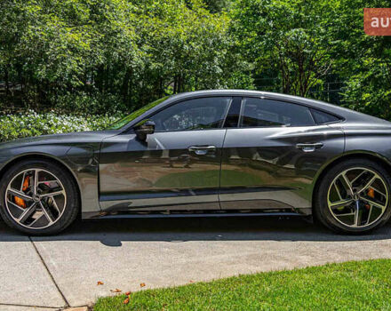 Сірий Ауді RS e-tron GT, об'ємом двигуна 0 л та пробігом 8 тис. км за 90000 $, фото 3 на Automoto.ua