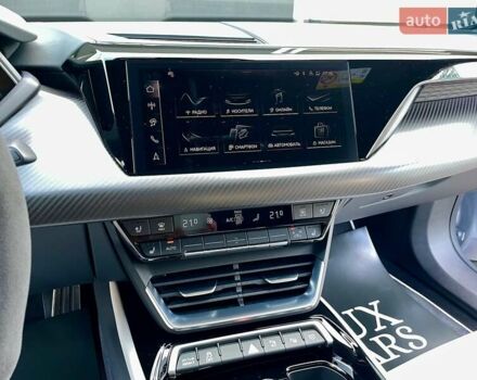 Сірий Ауді RS e-tron GT, об'ємом двигуна 0 л та пробігом 1 тис. км за 109900 $, фото 58 на Automoto.ua