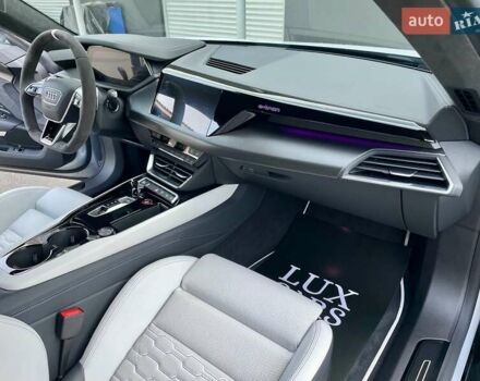 Сірий Ауді RS e-tron GT, об'ємом двигуна 0 л та пробігом 1 тис. км за 109900 $, фото 62 на Automoto.ua