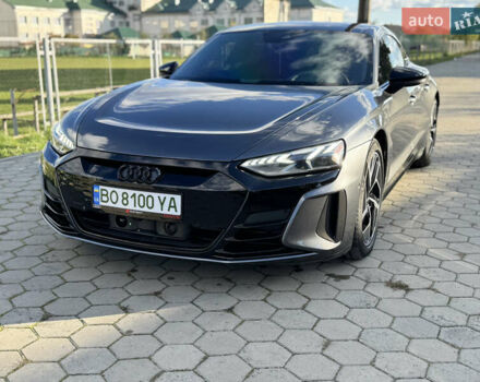 Серый Ауди RS e-tron GT, объемом двигателя 0 л и пробегом 8 тыс. км за 74000 $, фото 3 на Automoto.ua