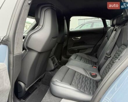 Серый Ауди RS e-tron GT, объемом двигателя 0 л и пробегом 7 тыс. км за 78000 $, фото 19 на Automoto.ua