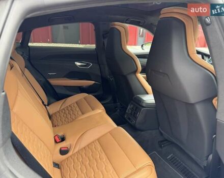 Синий Ауди RS e-tron GT, объемом двигателя 0 л и пробегом 49 тыс. км за 69800 $, фото 28 на Automoto.ua