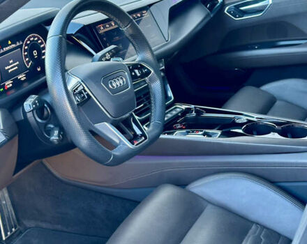 Синий Ауди RS e-tron GT, объемом двигателя 0 л и пробегом 27 тыс. км за 68000 $, фото 24 на Automoto.ua