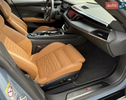 Синий Ауди RS e-tron GT, объемом двигателя 0 л и пробегом 49 тыс. км за 69800 $, фото 30 на Automoto.ua