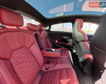 Синий Ауди RS e-tron GT, объемом двигателя 0 л и пробегом 5 тыс. км за 92400 $, фото 71 на Automoto.ua