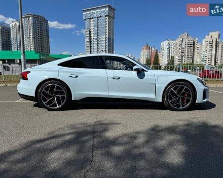 Синий Ауди RS e-tron GT, объемом двигателя 0 л и пробегом 5 тыс. км за 92400 $, фото 4 на Automoto.ua