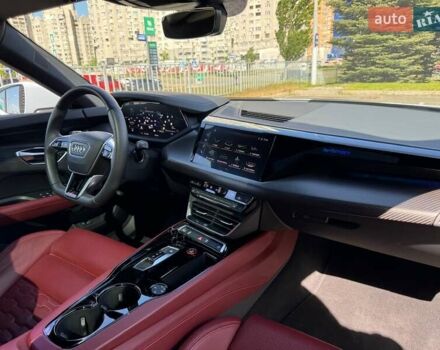 Синий Ауди RS e-tron GT, объемом двигателя 0 л и пробегом 5 тыс. км за 92400 $, фото 73 на Automoto.ua