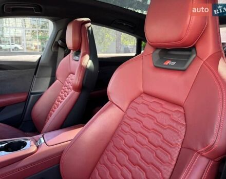 Синий Ауди RS e-tron GT, объемом двигателя 0 л и пробегом 5 тыс. км за 92400 $, фото 32 на Automoto.ua