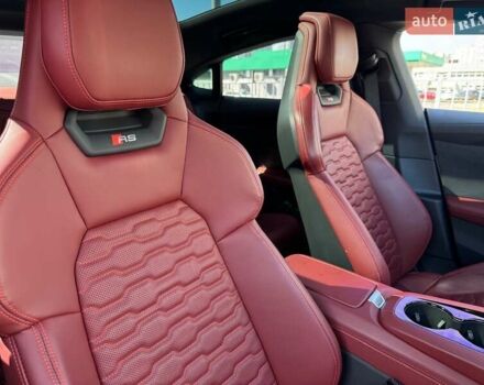 Синий Ауди RS e-tron GT, объемом двигателя 0 л и пробегом 5 тыс. км за 92400 $, фото 76 на Automoto.ua