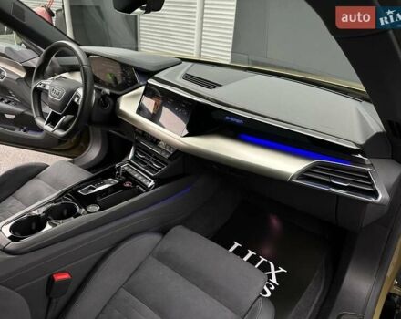 Зеленый Ауди RS e-tron GT, объемом двигателя 0 л и пробегом 27 тыс. км за 71900 $, фото 52 на Automoto.ua