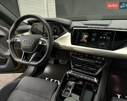 Зеленый Ауди RS e-tron GT, объемом двигателя 0 л и пробегом 27 тыс. км за 71900 $, фото 47 на Automoto.ua