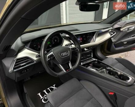 Зеленый Ауди RS e-tron GT, объемом двигателя 0 л и пробегом 27 тыс. км за 71900 $, фото 45 на Automoto.ua