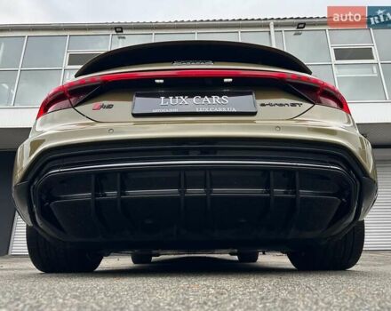 Зеленый Ауди RS e-tron GT, объемом двигателя 0 л и пробегом 27 тыс. км за 71900 $, фото 38 на Automoto.ua