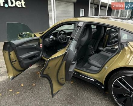 Зеленый Ауди RS e-tron GT, объемом двигателя 0 л и пробегом 27 тыс. км за 71900 $, фото 83 на Automoto.ua