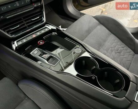 Зеленый Ауди RS e-tron GT, объемом двигателя 0 л и пробегом 27 тыс. км за 71900 $, фото 54 на Automoto.ua
