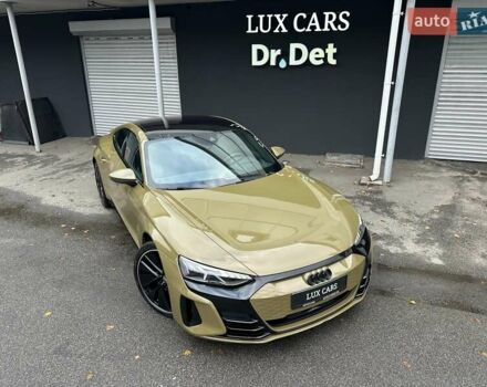 Зеленый Ауди RS e-tron GT, объемом двигателя 0 л и пробегом 27 тыс. км за 71900 $, фото 26 на Automoto.ua