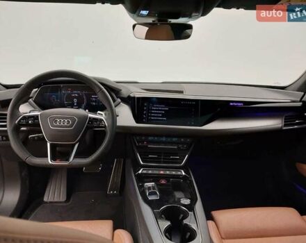 Зелений Ауді RS e-tron GT, об'ємом двигуна 0 л та пробігом 49 тис. км за 75900 $, фото 6 на Automoto.ua