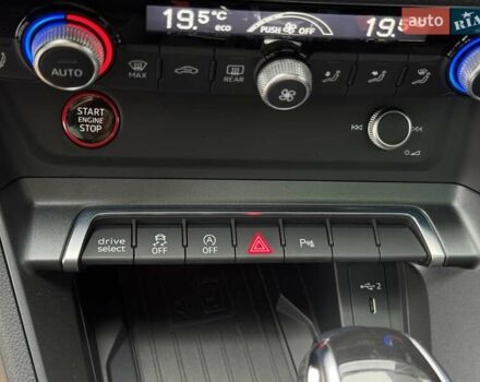 Сірий Ауді RS Q3, об'ємом двигуна 2.48 л та пробігом 48 тис. км за 59000 $, фото 39 на Automoto.ua