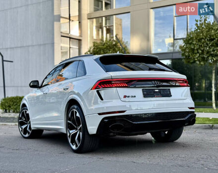 Білий Ауді RS Q8, об'ємом двигуна 4 л та пробігом 82 тис. км за 92500 $, фото 35 на Automoto.ua