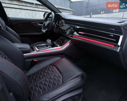 Чорний Ауді RS Q8, об'ємом двигуна 4 л та пробігом 174 тис. км за 76000 $, фото 35 на Automoto.ua