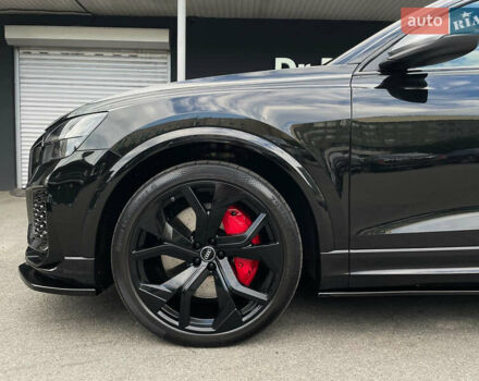 Чорний Ауді RS Q8, об'ємом двигуна 4 л та пробігом 86 тис. км за 93900 $, фото 32 на Automoto.ua