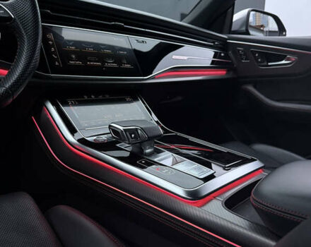 Чорний Ауді RS Q8, об'ємом двигуна 4 л та пробігом 174 тис. км за 76000 $, фото 43 на Automoto.ua