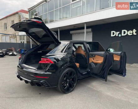 Чорний Ауді RS Q8, об'ємом двигуна 4 л та пробігом 86 тис. км за 93900 $, фото 102 на Automoto.ua