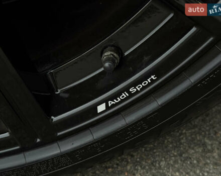 Чорний Ауді RS Q8, об'ємом двигуна 4 л та пробігом 174 тис. км за 76000 $, фото 24 на Automoto.ua