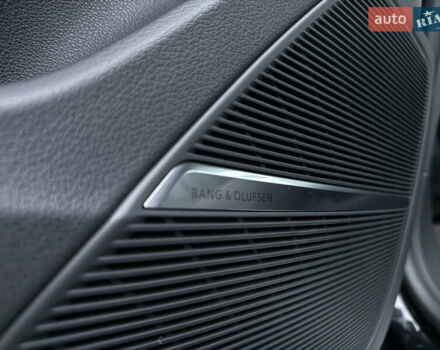 Чорний Ауді RS Q8, об'ємом двигуна 4 л та пробігом 174 тис. км за 76000 $, фото 52 на Automoto.ua