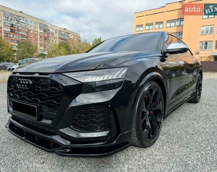 Чорний Ауді RS Q8, об'ємом двигуна 4 л та пробігом 83 тис. км за 97999 $, фото 2 на Automoto.ua