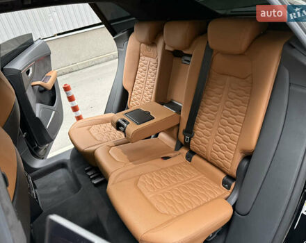 Черный Ауди RS Q8, объемом двигателя 4 л и пробегом 54 тыс. км за 94000 $, фото 53 на Automoto.ua