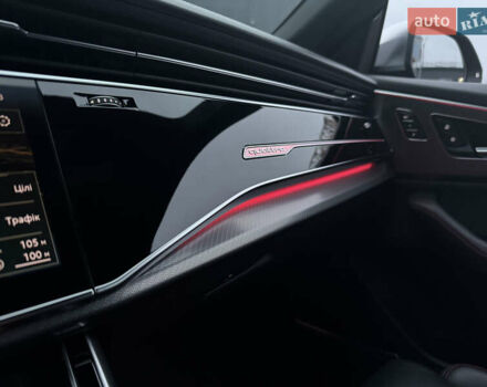 Чорний Ауді RS Q8, об'ємом двигуна 4 л та пробігом 174 тис. км за 76000 $, фото 48 на Automoto.ua