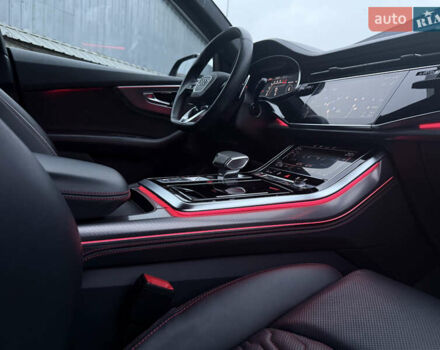 Чорний Ауді RS Q8, об'ємом двигуна 4 л та пробігом 174 тис. км за 76000 $, фото 44 на Automoto.ua