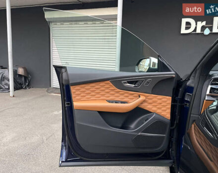 Чорний Ауді RS Q8, об'ємом двигуна 4 л та пробігом 86 тис. км за 93900 $, фото 96 на Automoto.ua