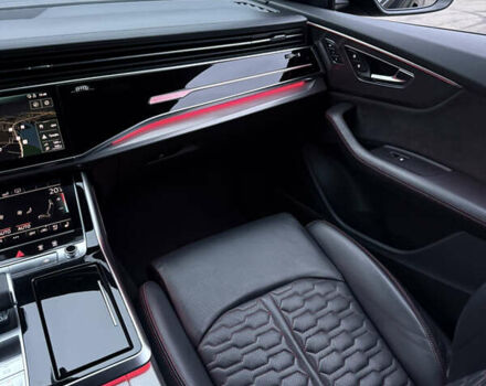 Чорний Ауді RS Q8, об'ємом двигуна 4 л та пробігом 174 тис. км за 76000 $, фото 31 на Automoto.ua