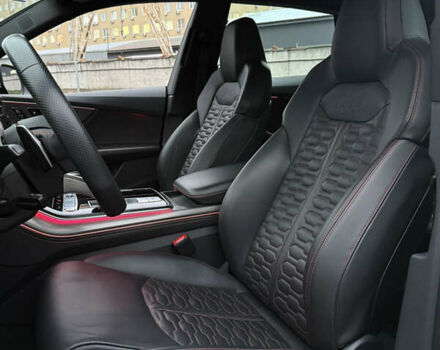 Чорний Ауді RS Q8, об'ємом двигуна 4 л та пробігом 174 тис. км за 76000 $, фото 33 на Automoto.ua