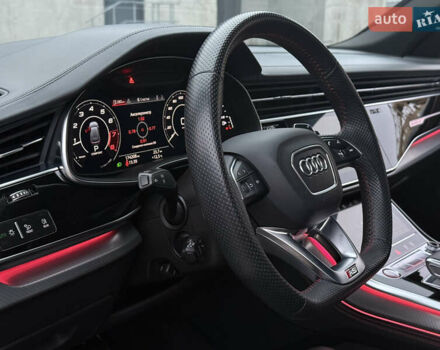 Чорний Ауді RS Q8, об'ємом двигуна 4 л та пробігом 174 тис. км за 76000 $, фото 26 на Automoto.ua