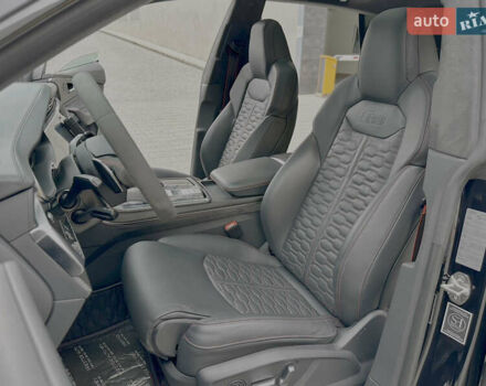 Черный Ауди RS Q8, объемом двигателя 4 л и пробегом 98 тыс. км за 84000 $, фото 39 на Automoto.ua