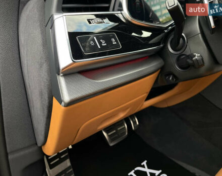 Чорний Ауді RS Q8, об'ємом двигуна 4 л та пробігом 86 тис. км за 93900 $, фото 56 на Automoto.ua