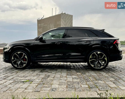 Чорний Ауді RS Q8, об'ємом двигуна 4 л та пробігом 90 тис. км за 89999 $, фото 9 на Automoto.ua