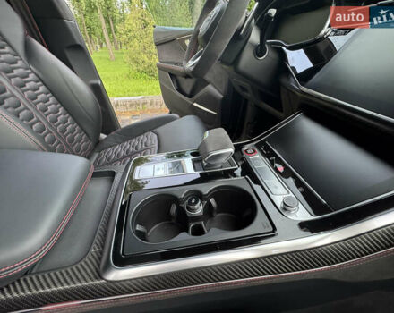 Чорний Ауді RS Q8, об'ємом двигуна 4 л та пробігом 90 тис. км за 89999 $, фото 34 на Automoto.ua