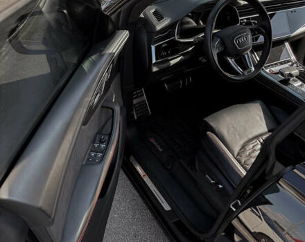 Чорний Ауді RS Q8, об'ємом двигуна 4 л та пробігом 89 тис. км за 94999 $, фото 9 на Automoto.ua