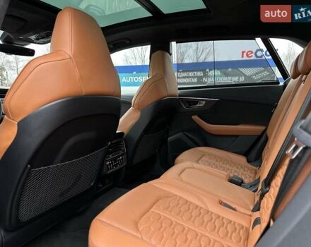Чорний Ауді RS Q8, об'ємом двигуна 4 л та пробігом 45 тис. км за 99900 $, фото 61 на Automoto.ua